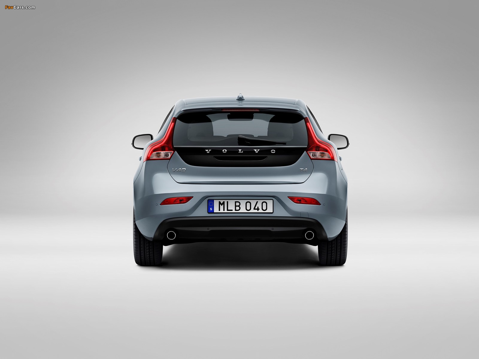 Volvo V40 T4 Momentum 2016 photos (1600 x 1200)