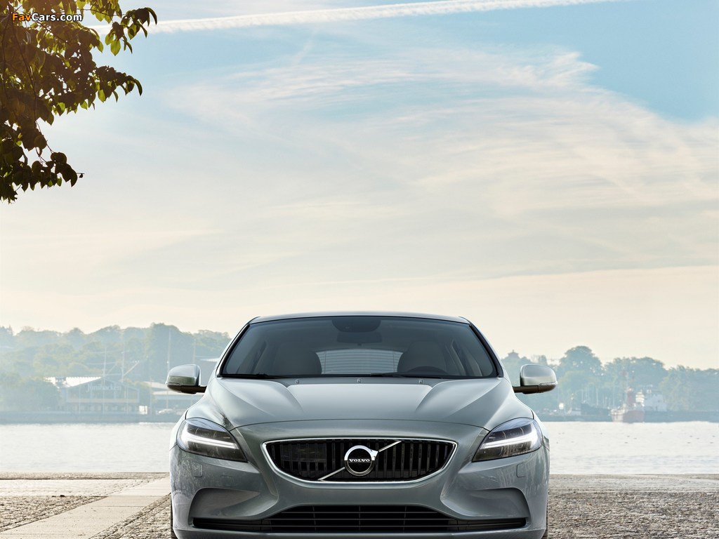 Volvo V40 T4 Momentum 2016 pictures (1024 x 768)