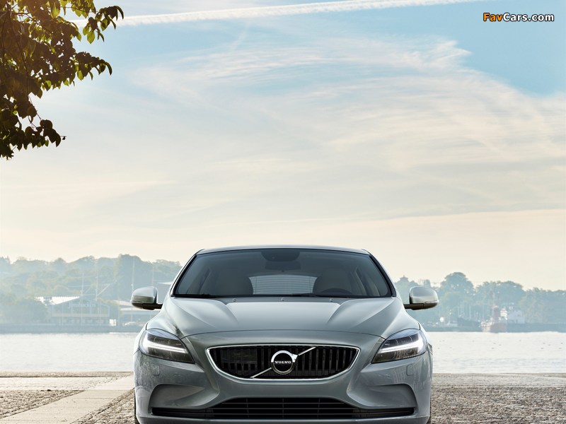 Volvo V40 T4 Momentum 2016 pictures (800 x 600)