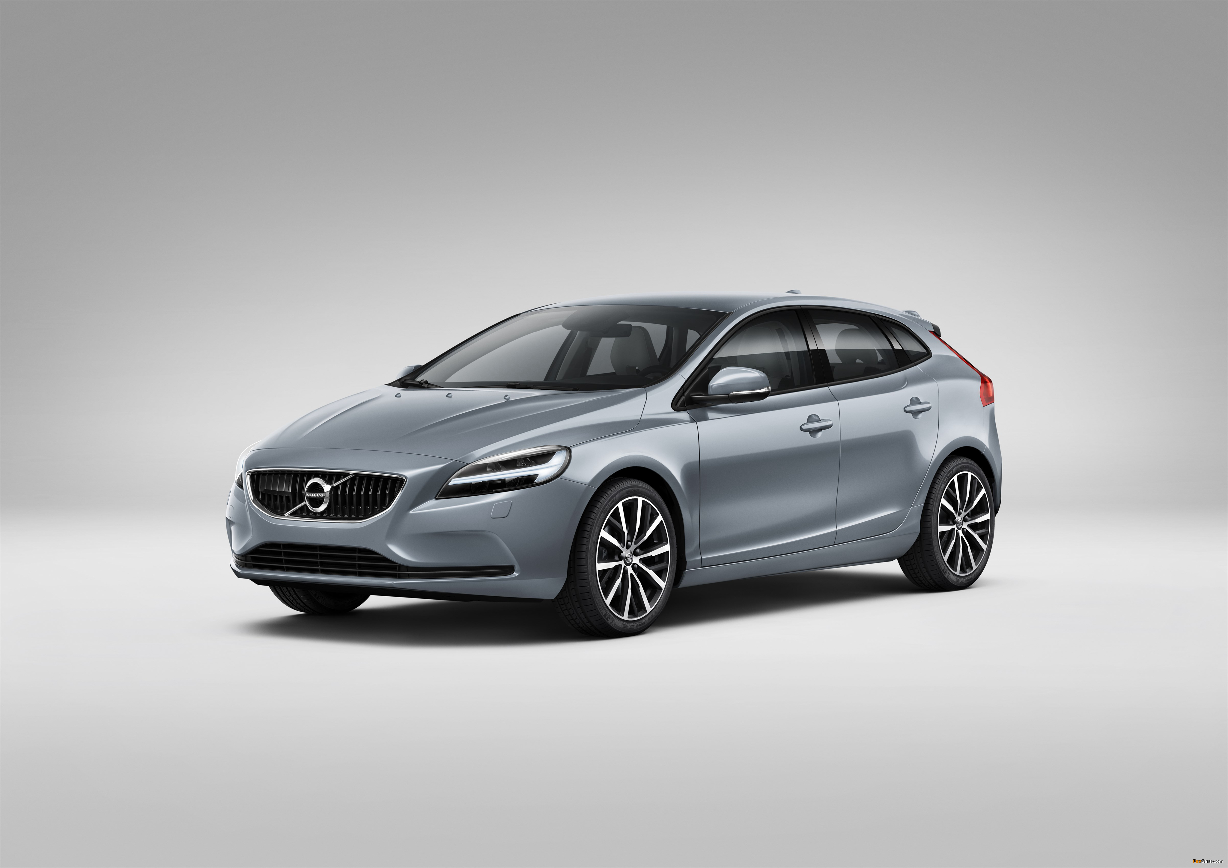 Volvo V40 T4 Momentum 2016 pictures (4096 x 2898)