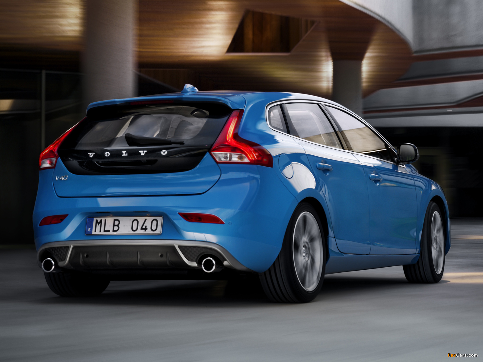 Volvo V40 R-Design 2012 wallpapers (1600 x 1200)