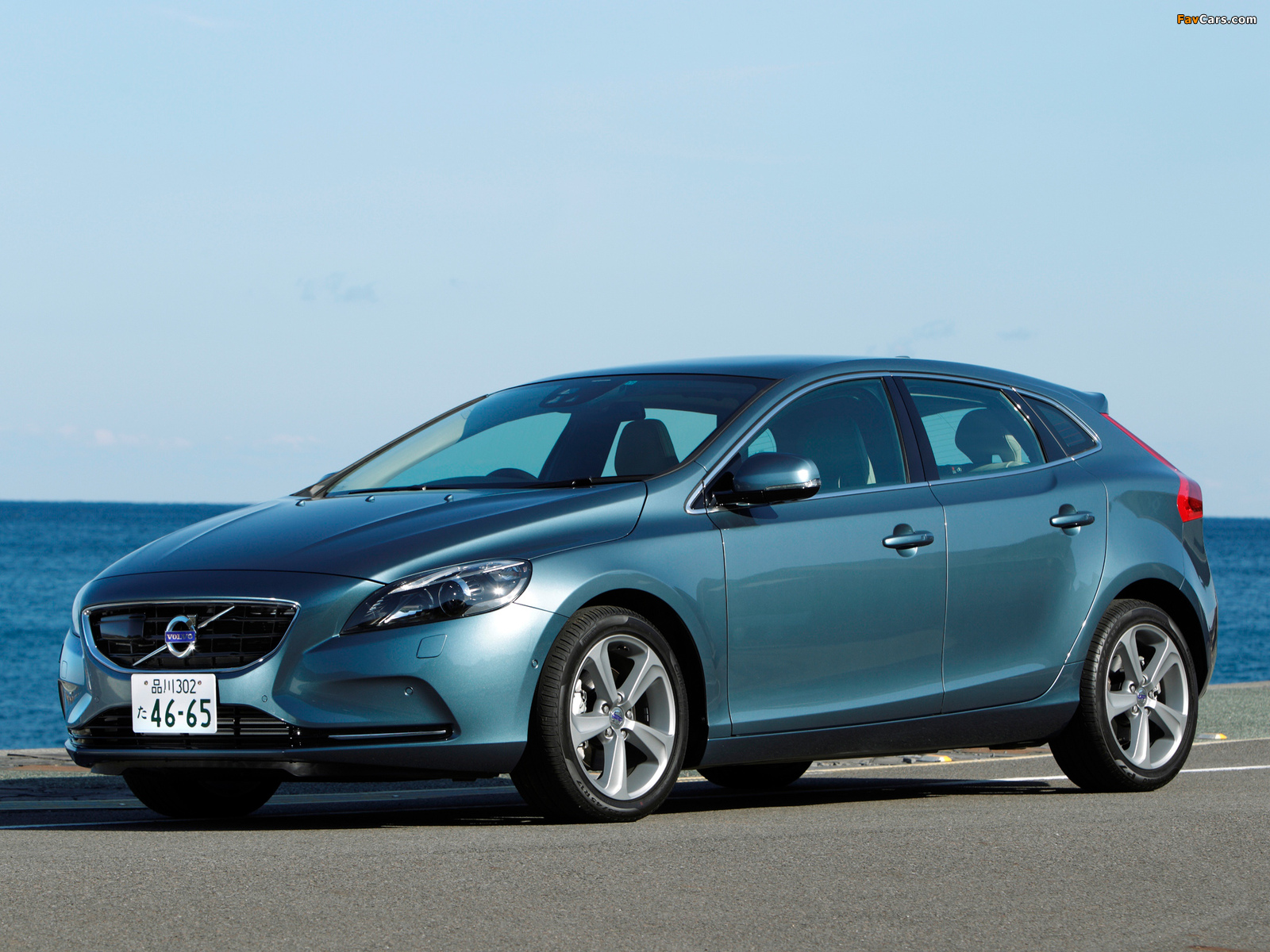 Volvo V40 T4 JP-spec 2012 wallpapers (1600 x 1200)