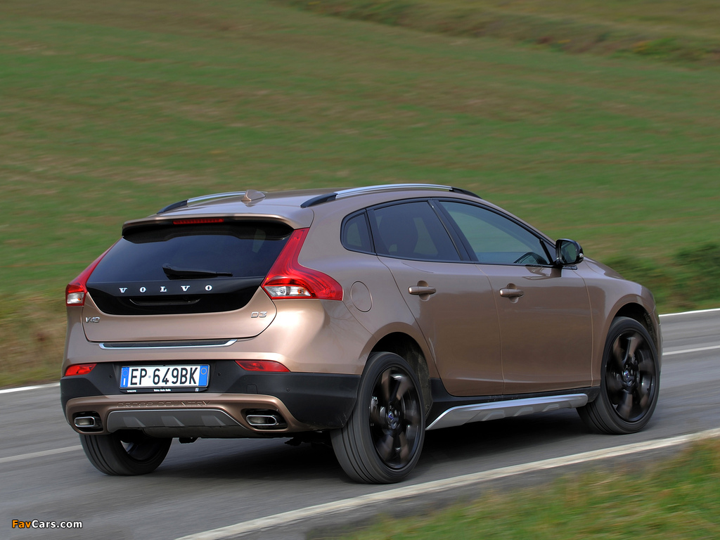 Volvo V40 Cross Country D3 2012 wallpapers (1024 x 768)
