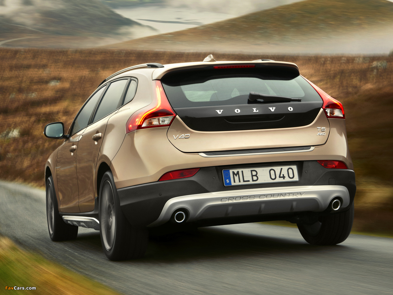 Volvo V40 Cross Country T5 2012 wallpapers (1280 x 960)