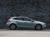 Volvo V40 T4 Momentum 2016 wallpapers