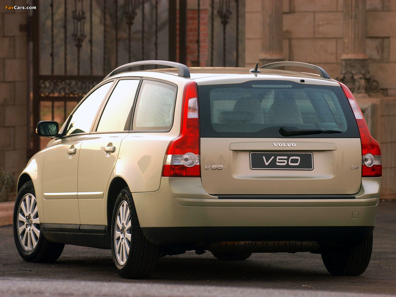 Images of Volvo V50 ZA-spec 2004–07 (1280 x 960)