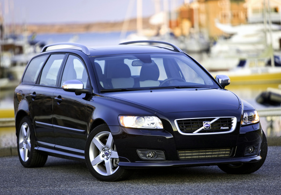 Images of Volvo V50 R-Design 2008–09