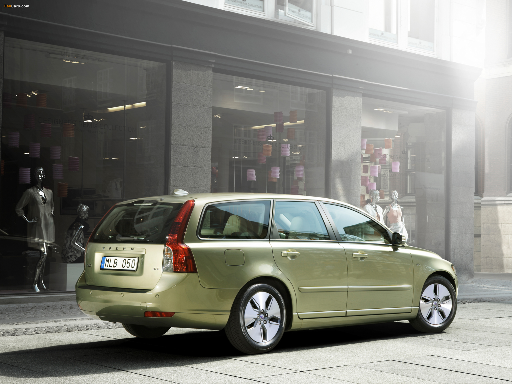 Images of Volvo V50 DRIVe 2009 (2048 x 1536)