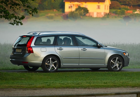 Images of Volvo V50 Classic 2011–12