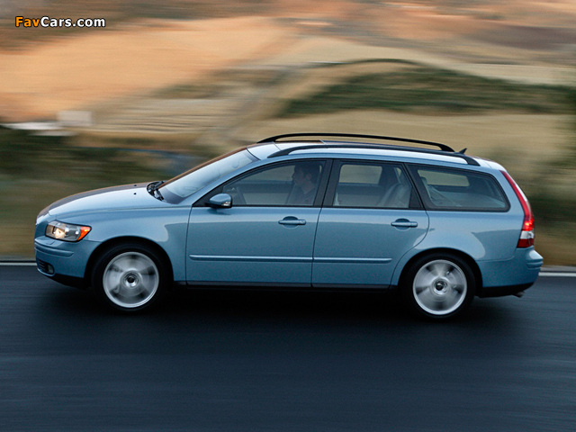 Photos of Volvo V50 2004–07 (640 x 480)