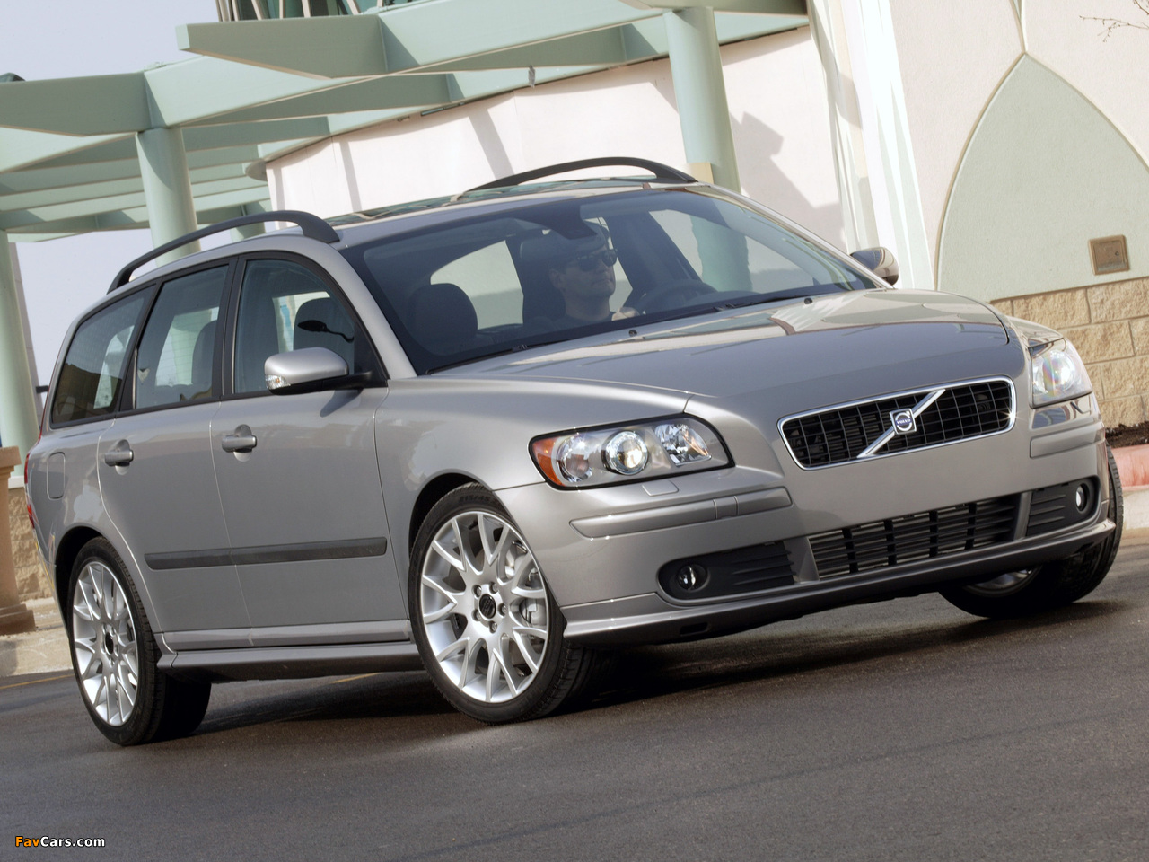 Photos of Volvo V50 T5 2005–07 (1280 x 960)