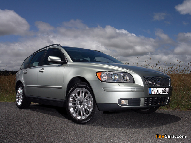 Photos of Volvo V50 T5 AU-spec 2005–07 (640 x 480)