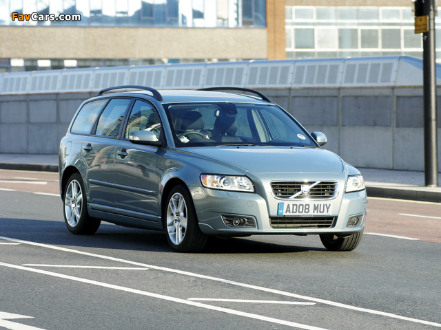 Photos of Volvo V50 UK-spec 2007–09 (640 x 480)