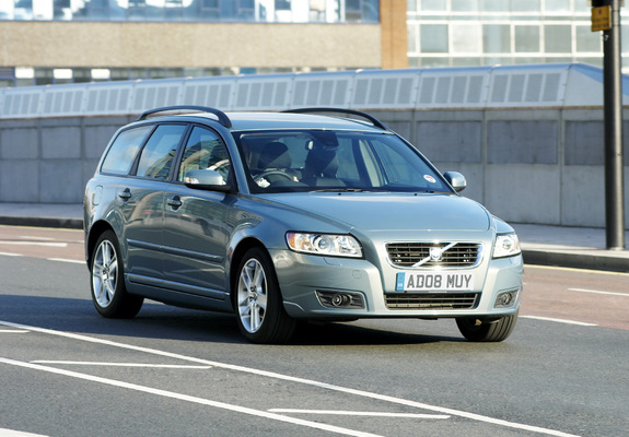 Photos of Volvo V50 UK-spec 2007–09
