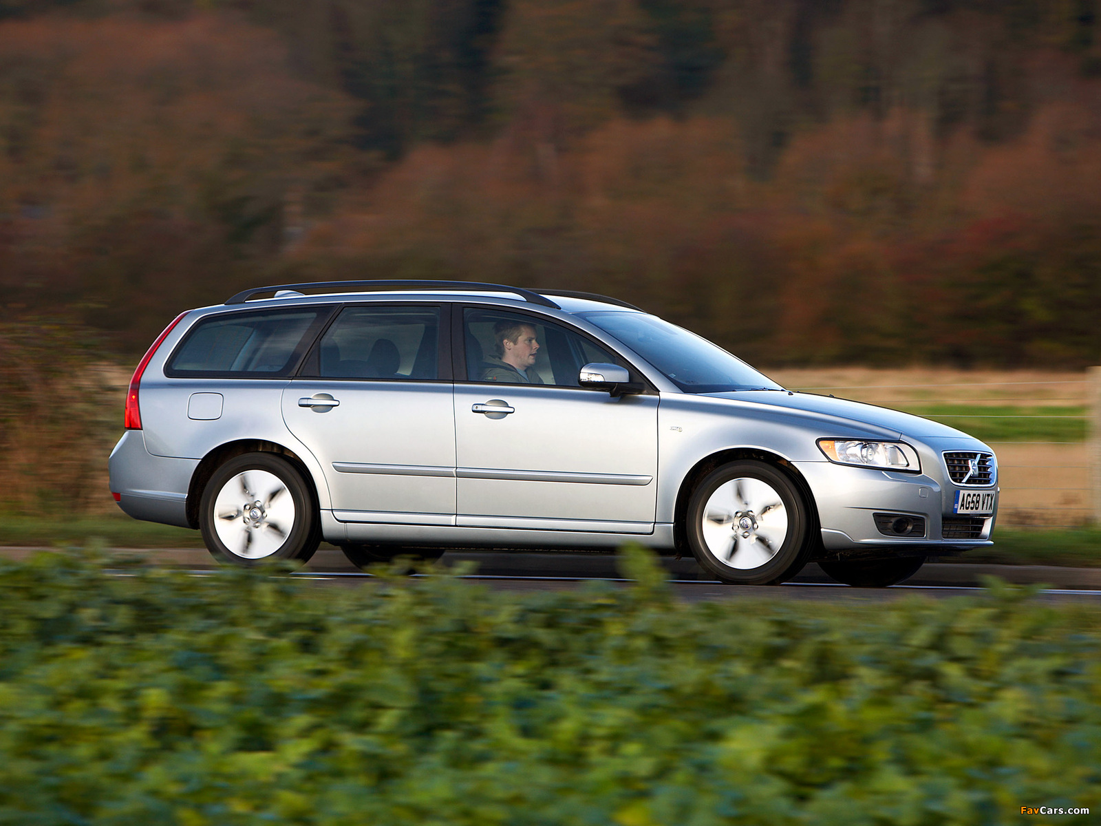 Photos of Volvo V50 DRIVe UK-spec 2009 (1600 x 1200)