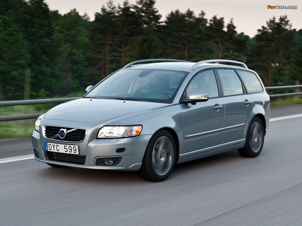 Photos of Volvo V50 Classic 2011–12 (1024 x 768)