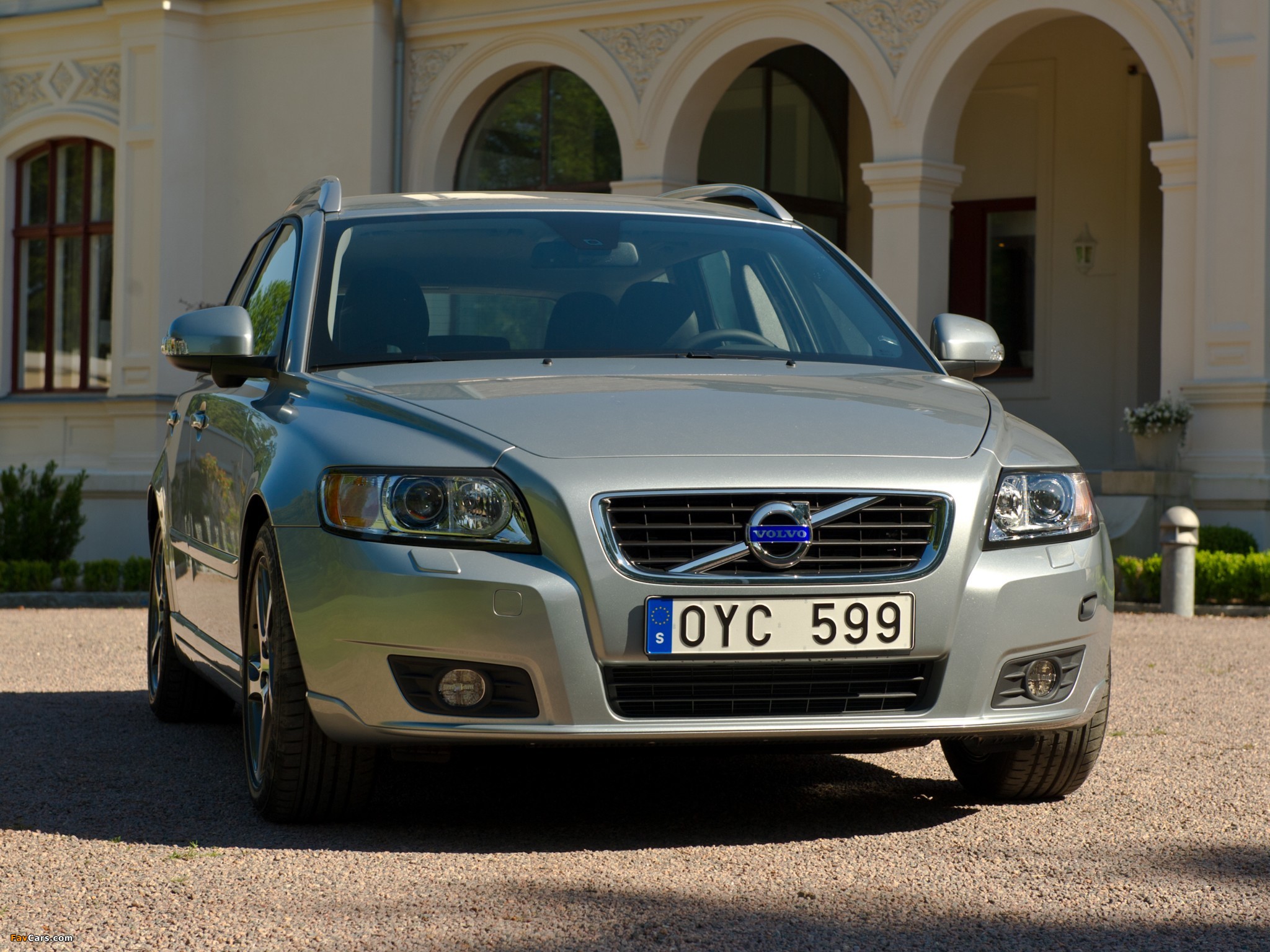 Photos of Volvo V50 Classic 2011–12 (2048 x 1536)