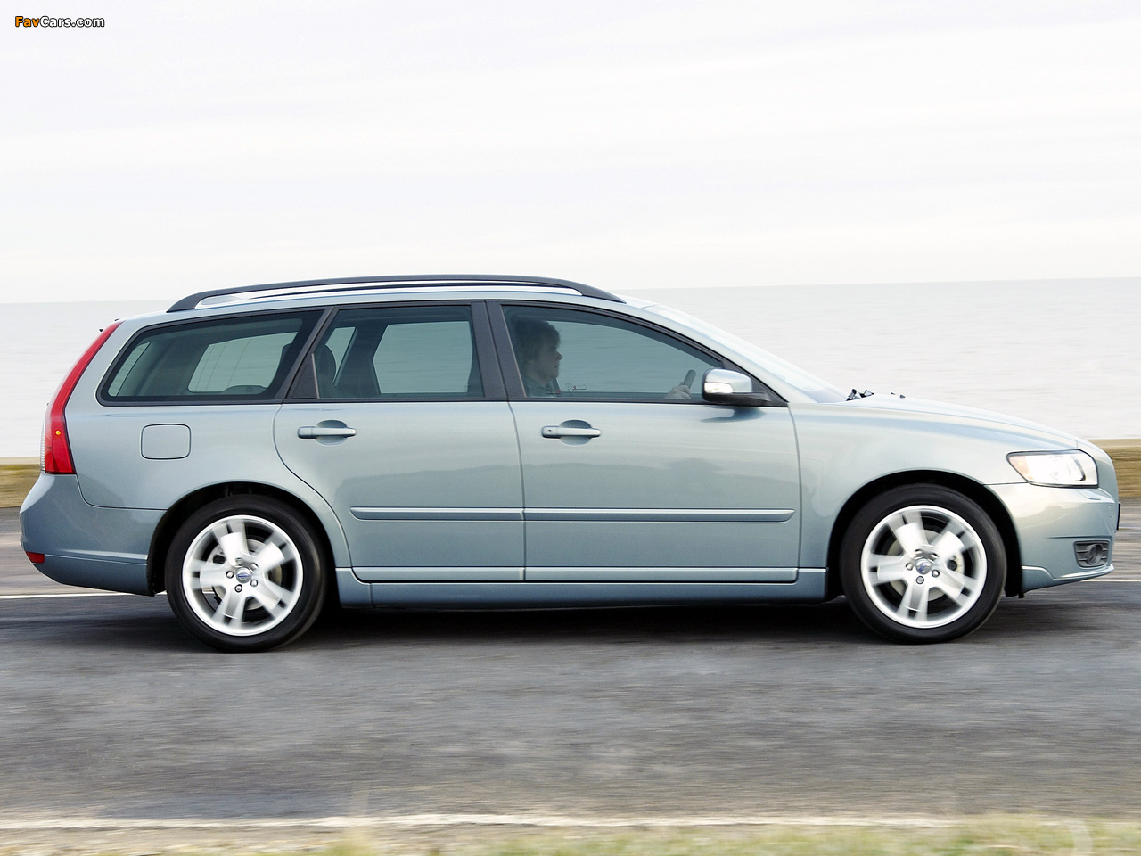 Pictures of Volvo V50 UK-spec 2007–09 (1280 x 960)