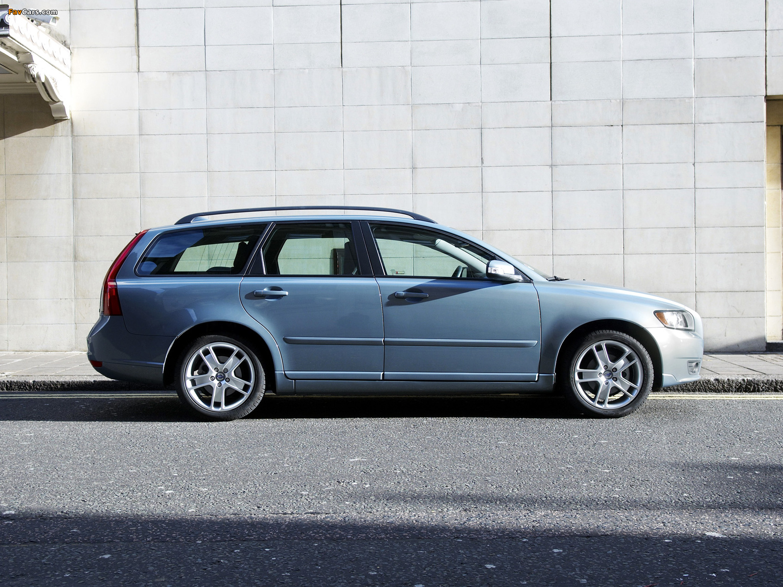 Pictures of Volvo V50 UK-spec 2007–09 (1600 x 1200)