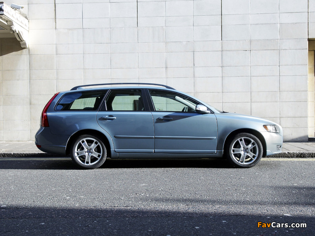 Pictures of Volvo V50 UK-spec 2007–09 (640 x 480)