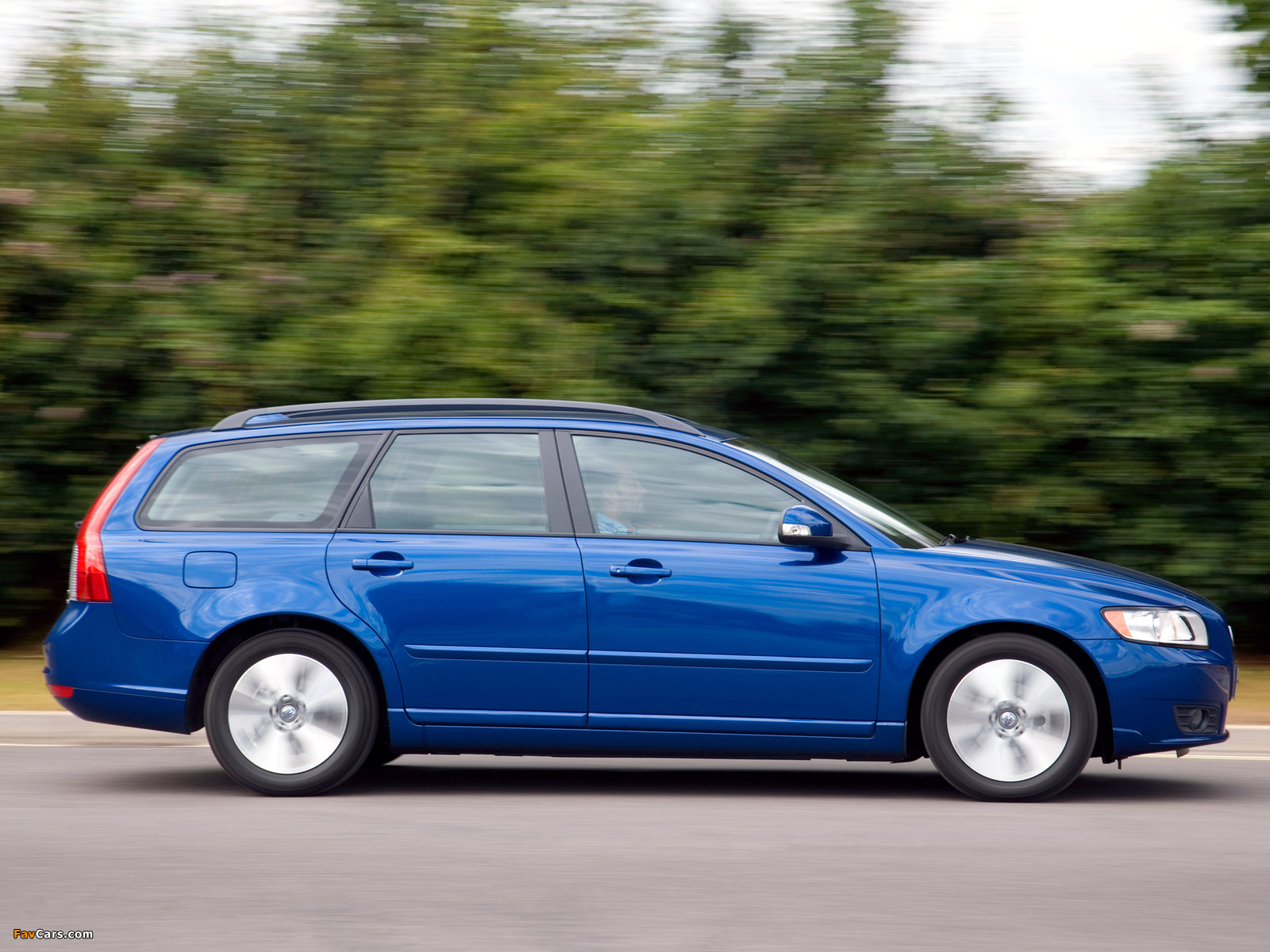 Pictures of Volvo V50 DRIVe UK-spec 2009 (1600 x 1200)