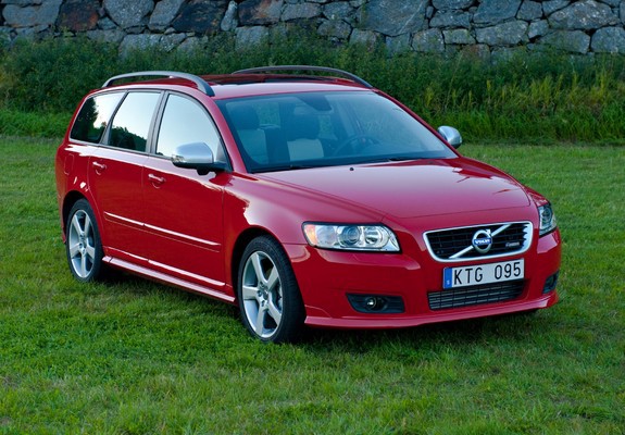 Pictures of Volvo V50 R-Design 2010–12