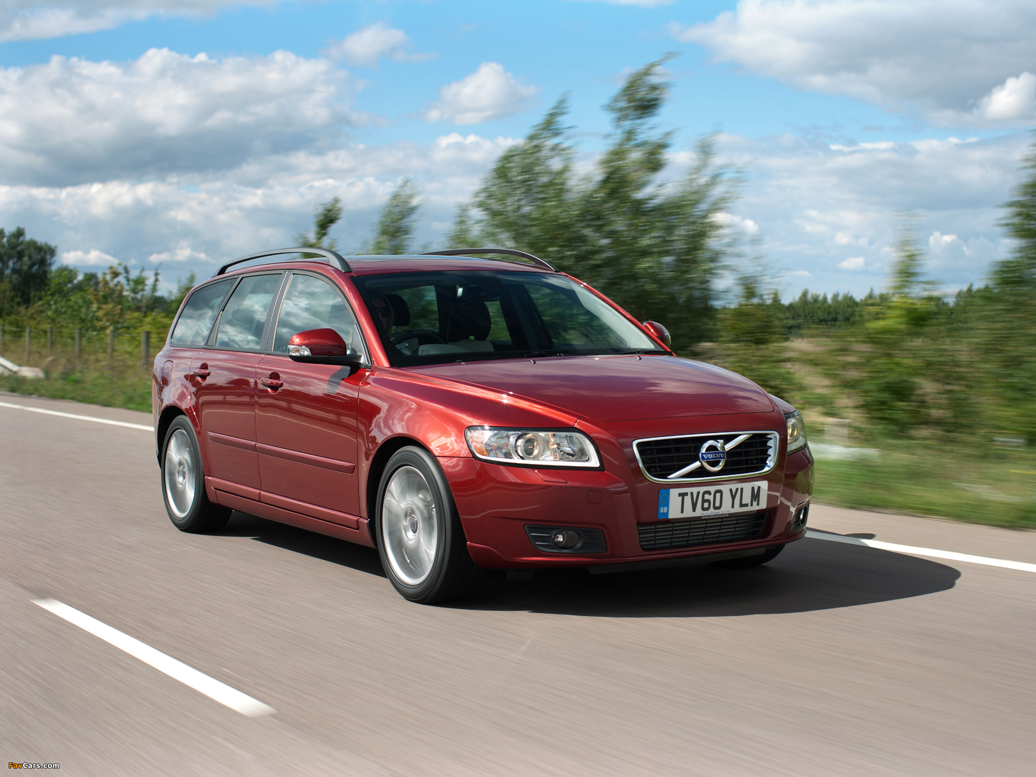 Pictures of Volvo V50 D2 UK-spec 2010–12 (2048 x 1536)