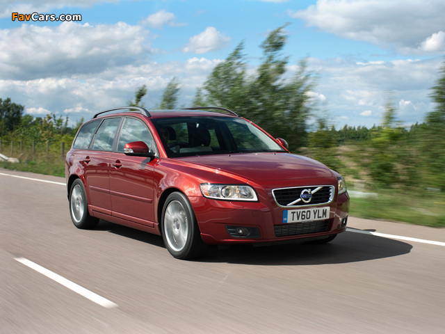 Pictures of Volvo V50 D2 UK-spec 2010–12 (640 x 480)