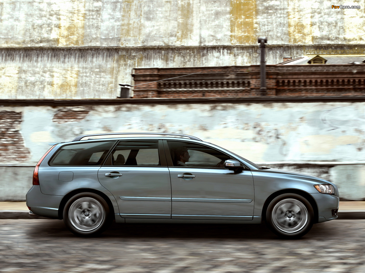 Pictures of Volvo V50 Classic 2011–12 (1280 x 960)