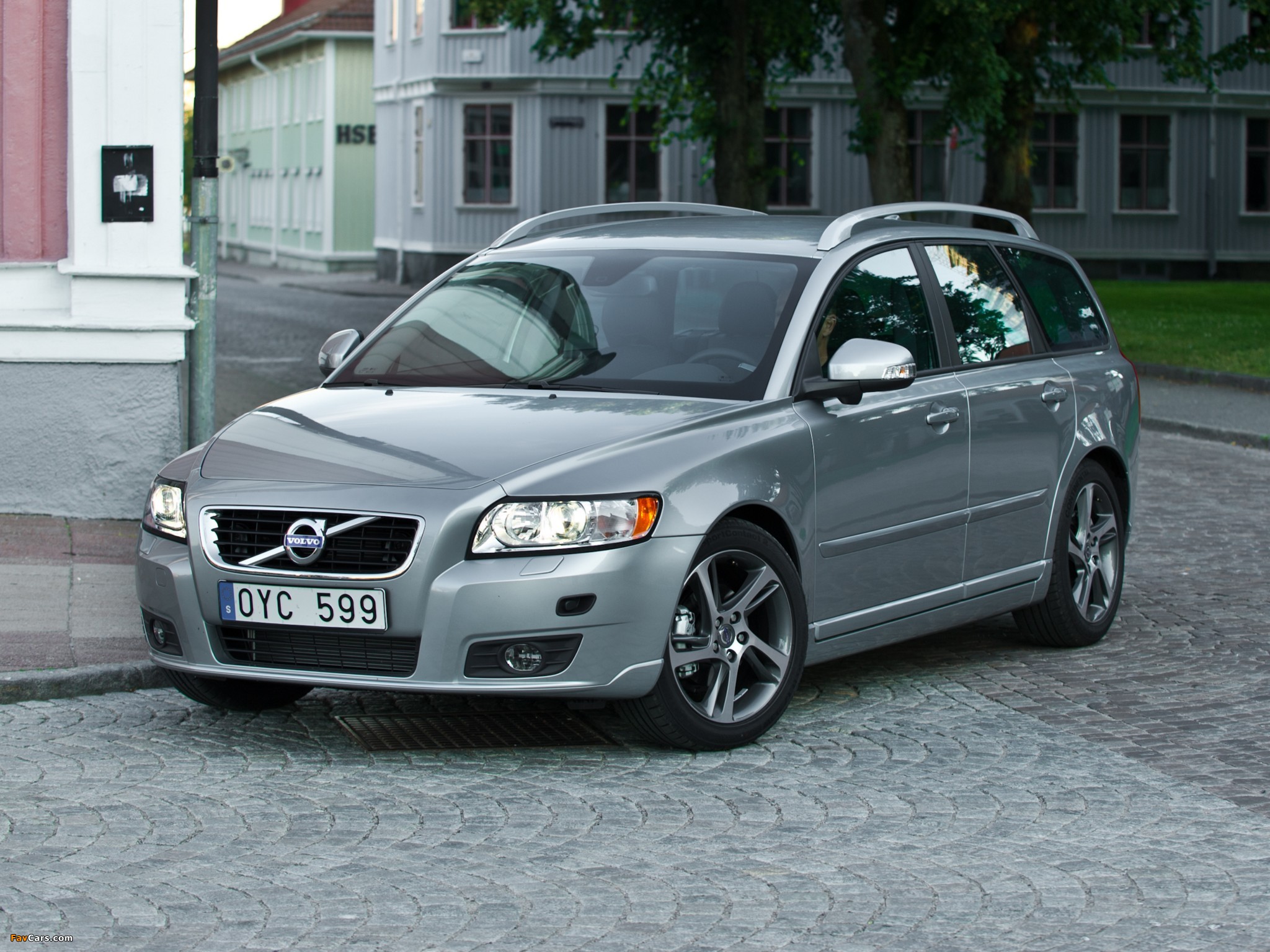 Pictures of Volvo V50 Classic 2011–12 (2048 x 1536)