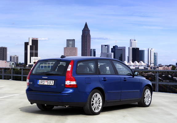 Volvo V50 D5 2004–07 pictures