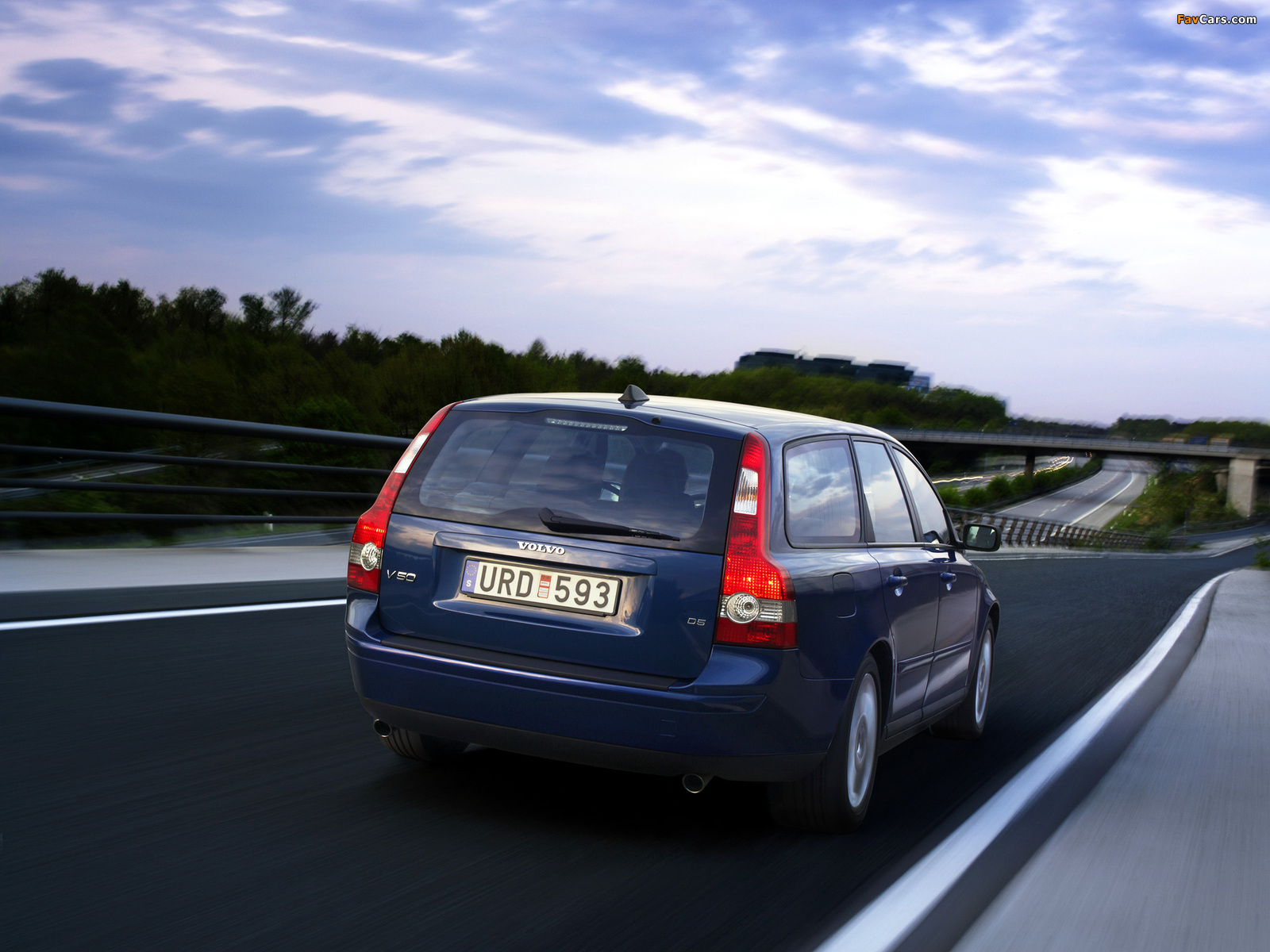Volvo V50 D5 2004–07 wallpapers (1600 x 1200)