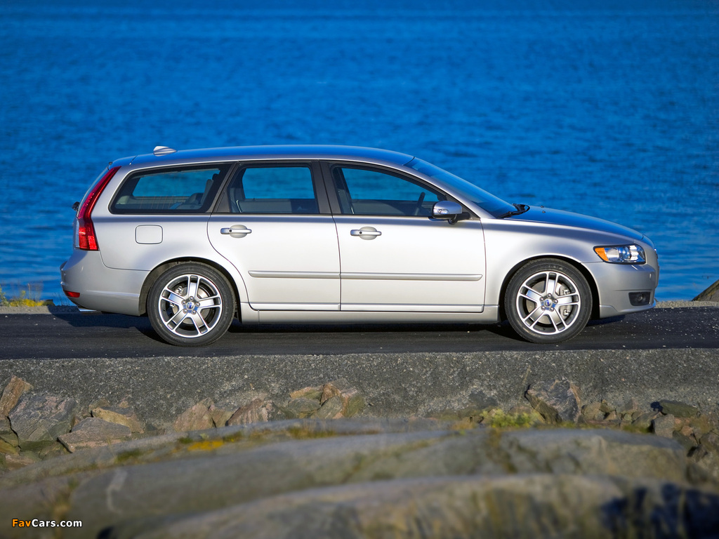 Volvo V50 T5 2007–09 photos (1024 x 768)