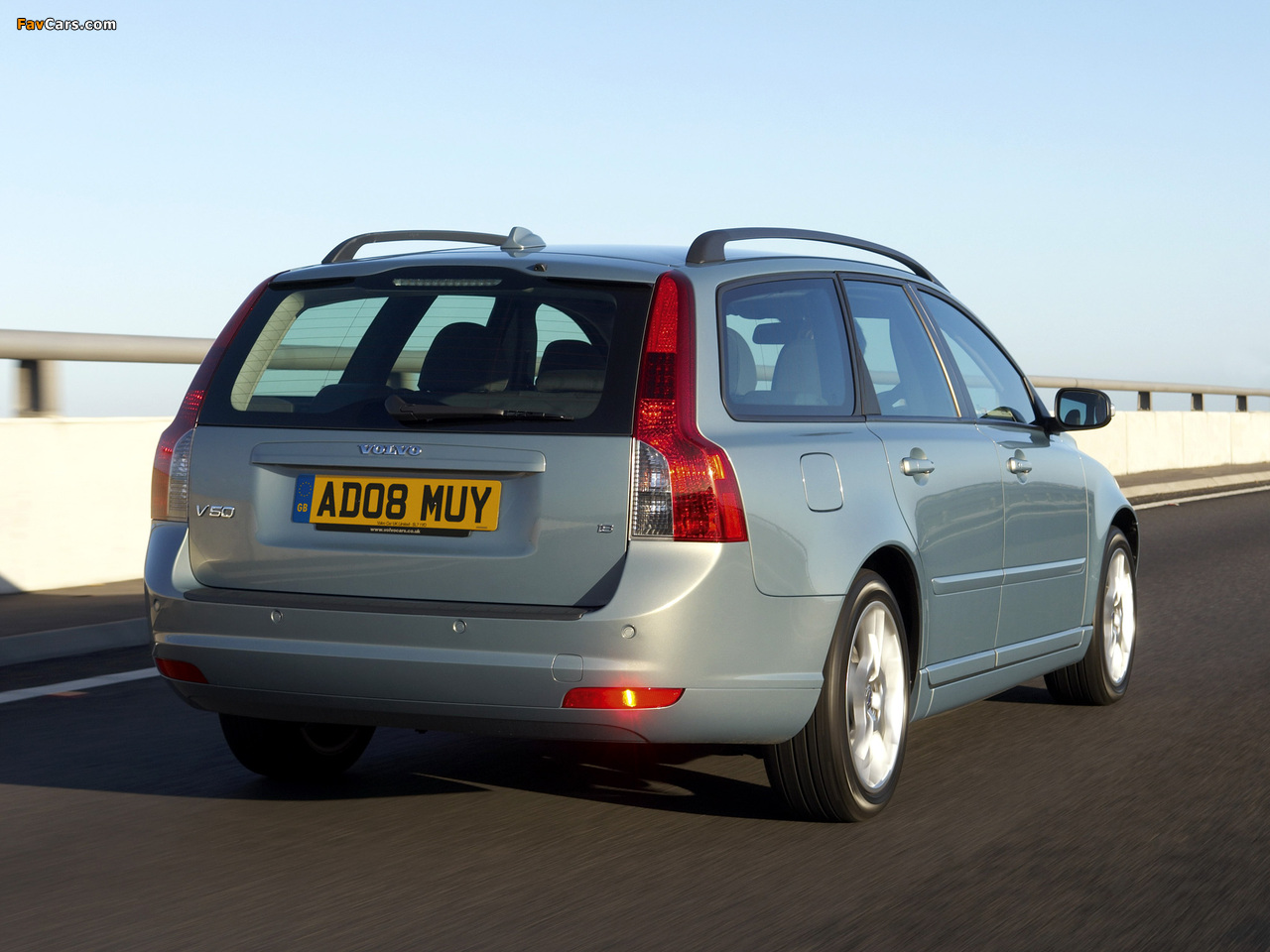 Volvo V50 UK-spec 2007–09 photos (1280 x 960)