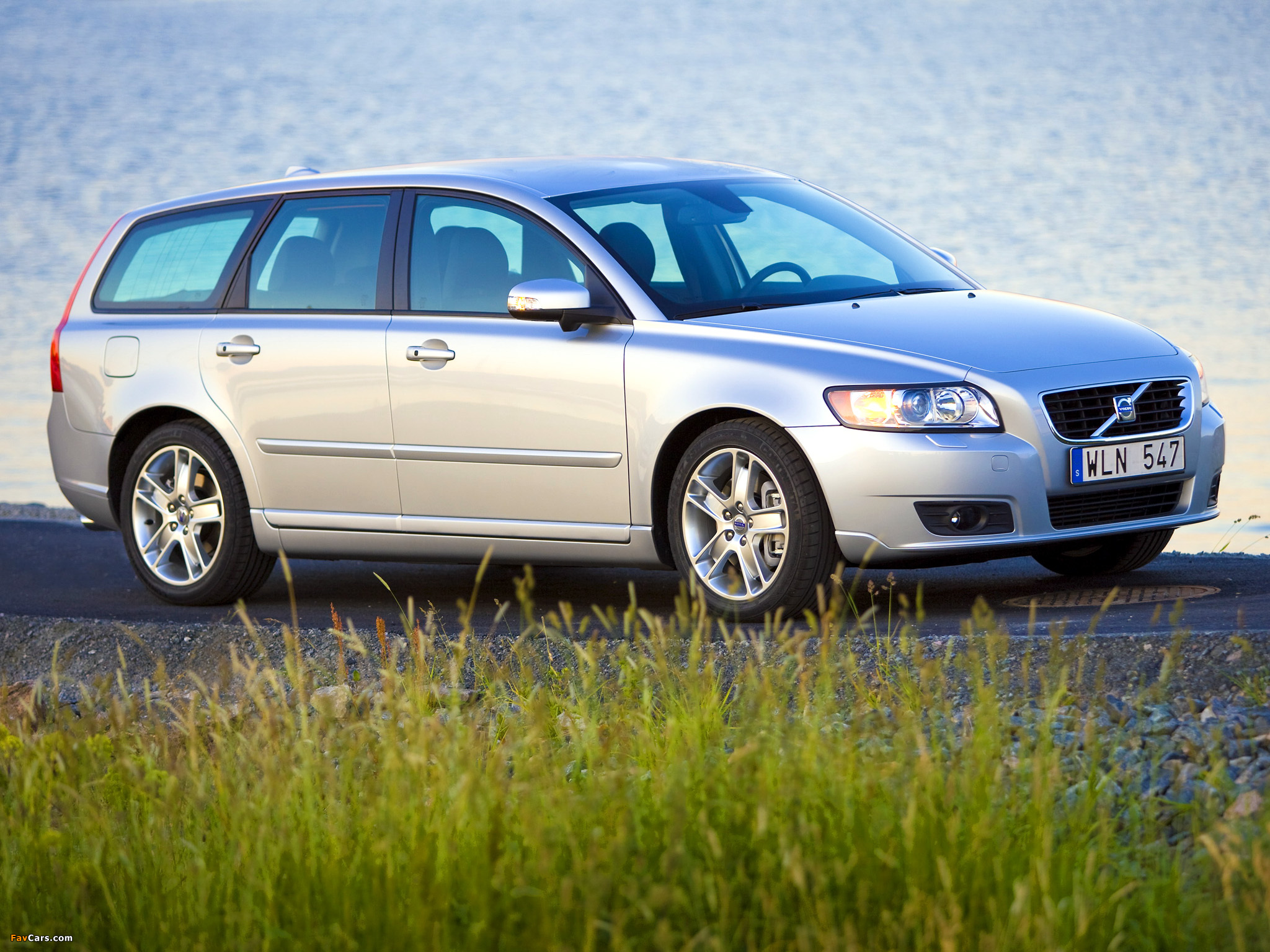 Volvo V50 T5 2007–09 pictures (2048 x 1536)