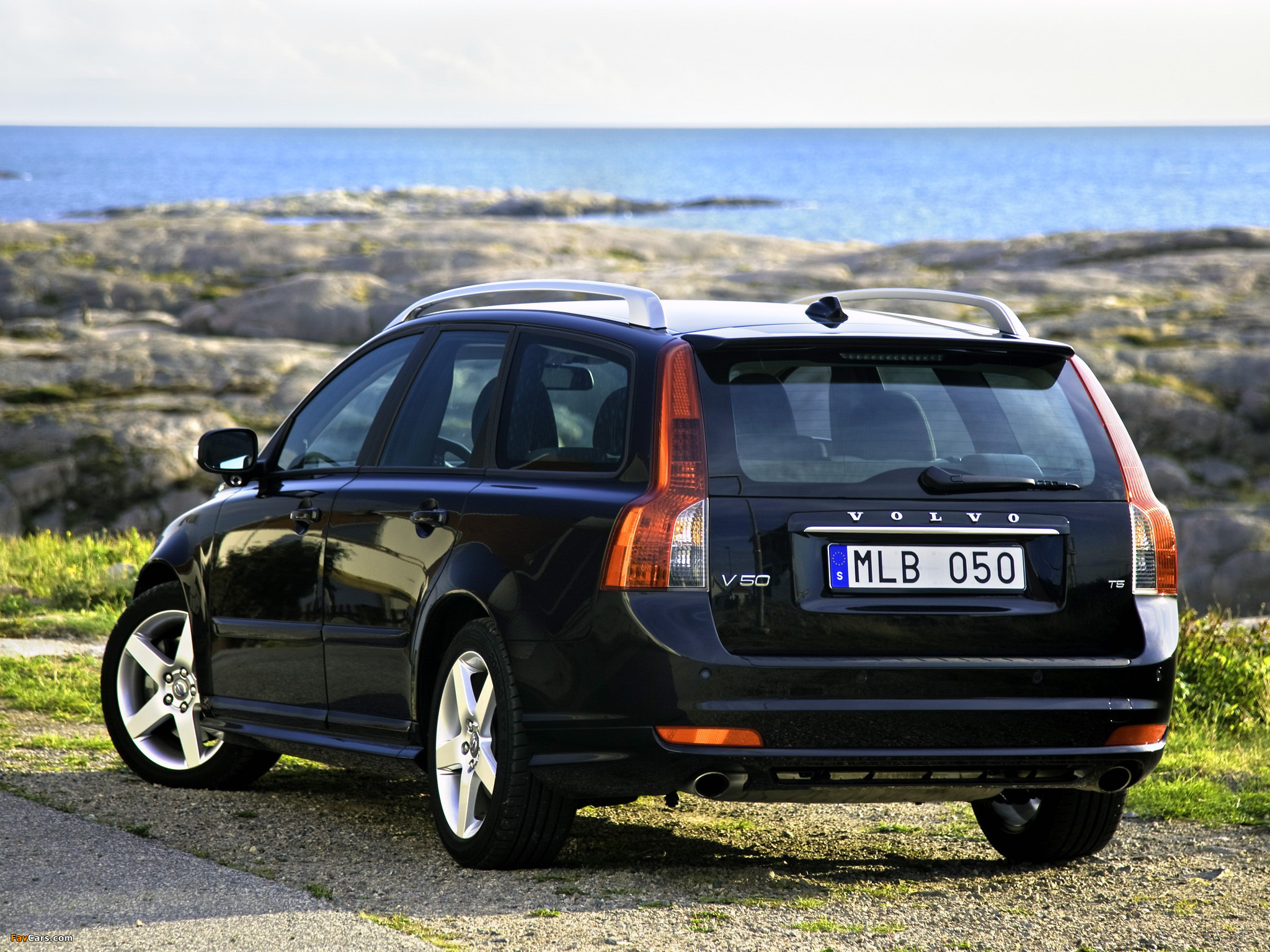 Volvo V50 R-Design 2008–09 photos (2048 x 1536)
