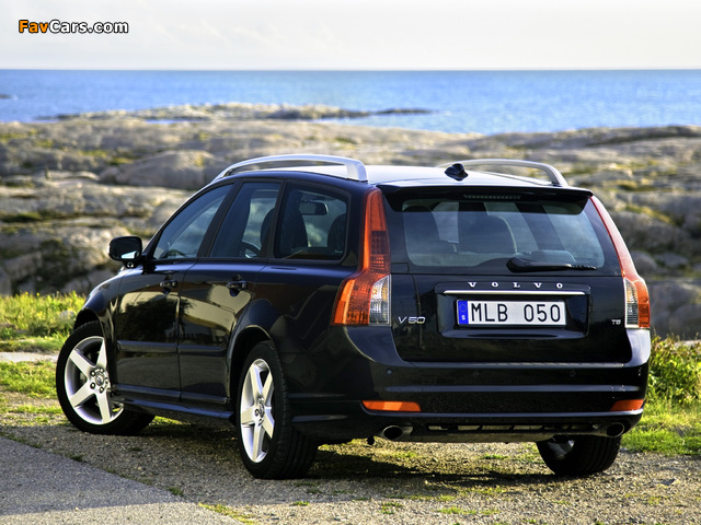 Volvo V50 R-Design 2008–09 photos (640 x 480)