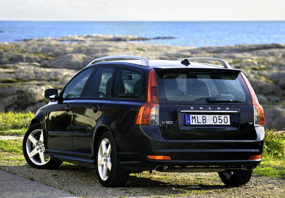Volvo V50 R-Design 2008–09 photos