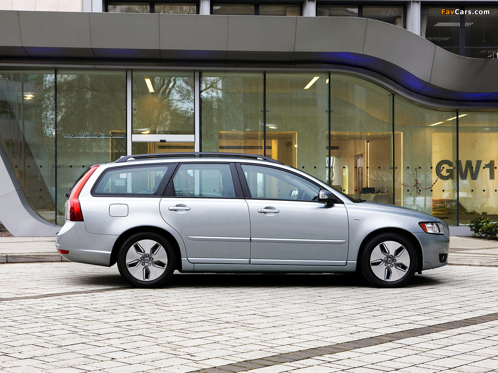 Volvo V50 DRIVe UK-spec 2009 pictures (1024 x 768)