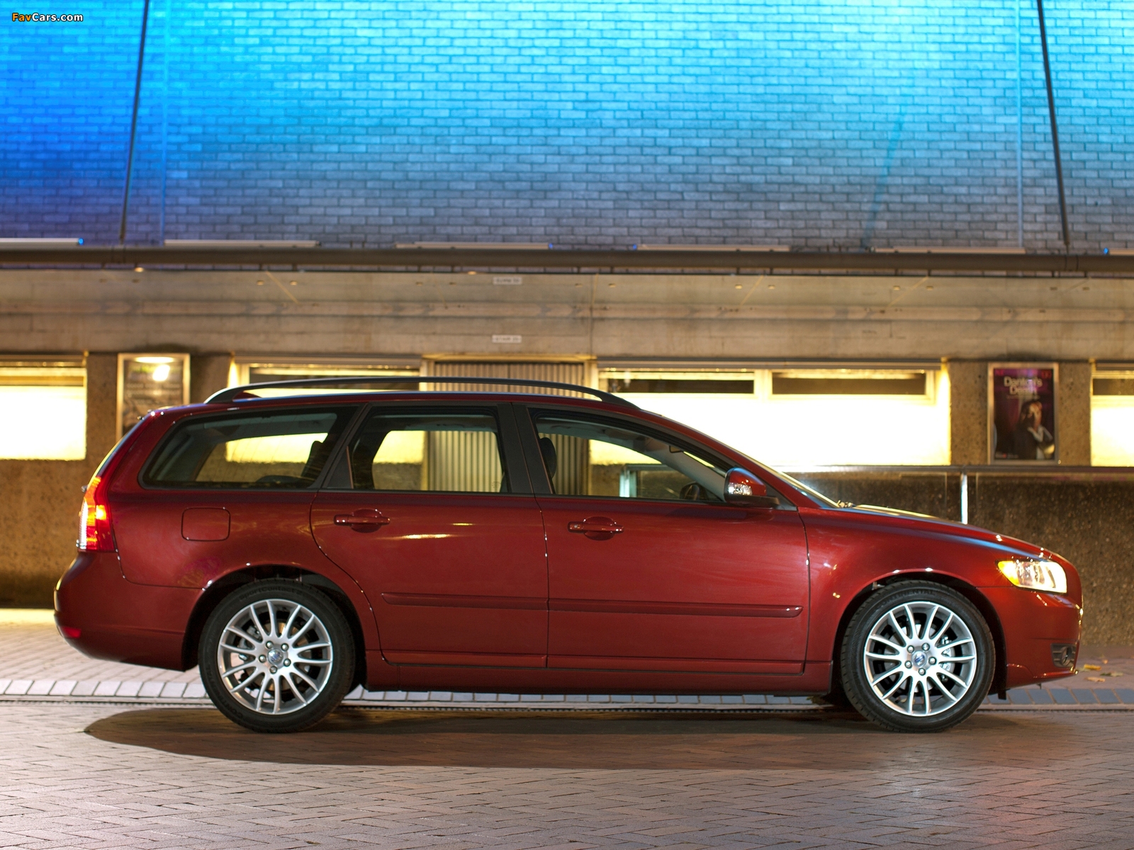 Volvo V50 D2 UK-spec 2010–12 images (1600 x 1200)