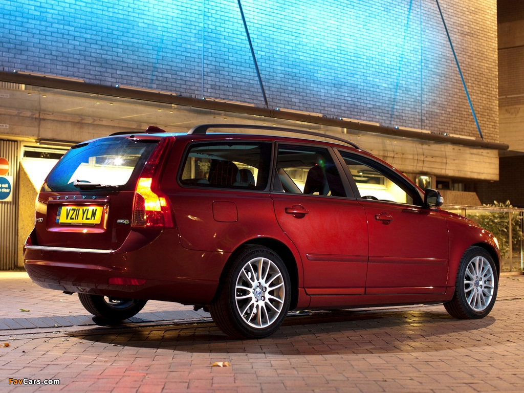 Volvo V50 D2 UK-spec 2010–12 wallpapers (1024 x 768)