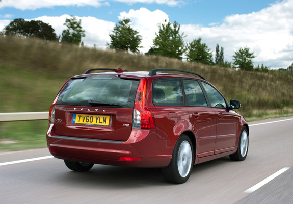 Volvo V50 D2 UK-spec 2010–12 wallpapers