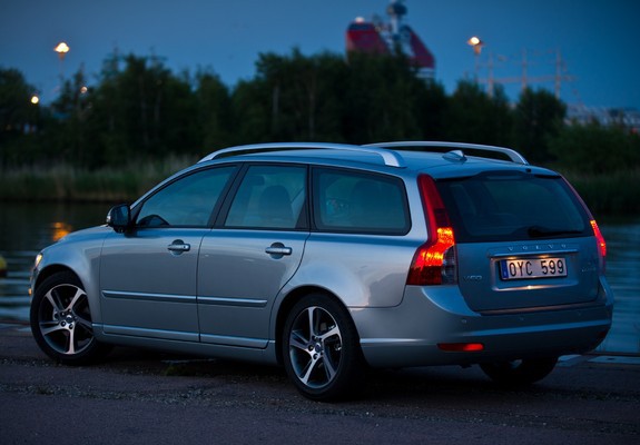 Volvo V50 Classic 2011–12 pictures