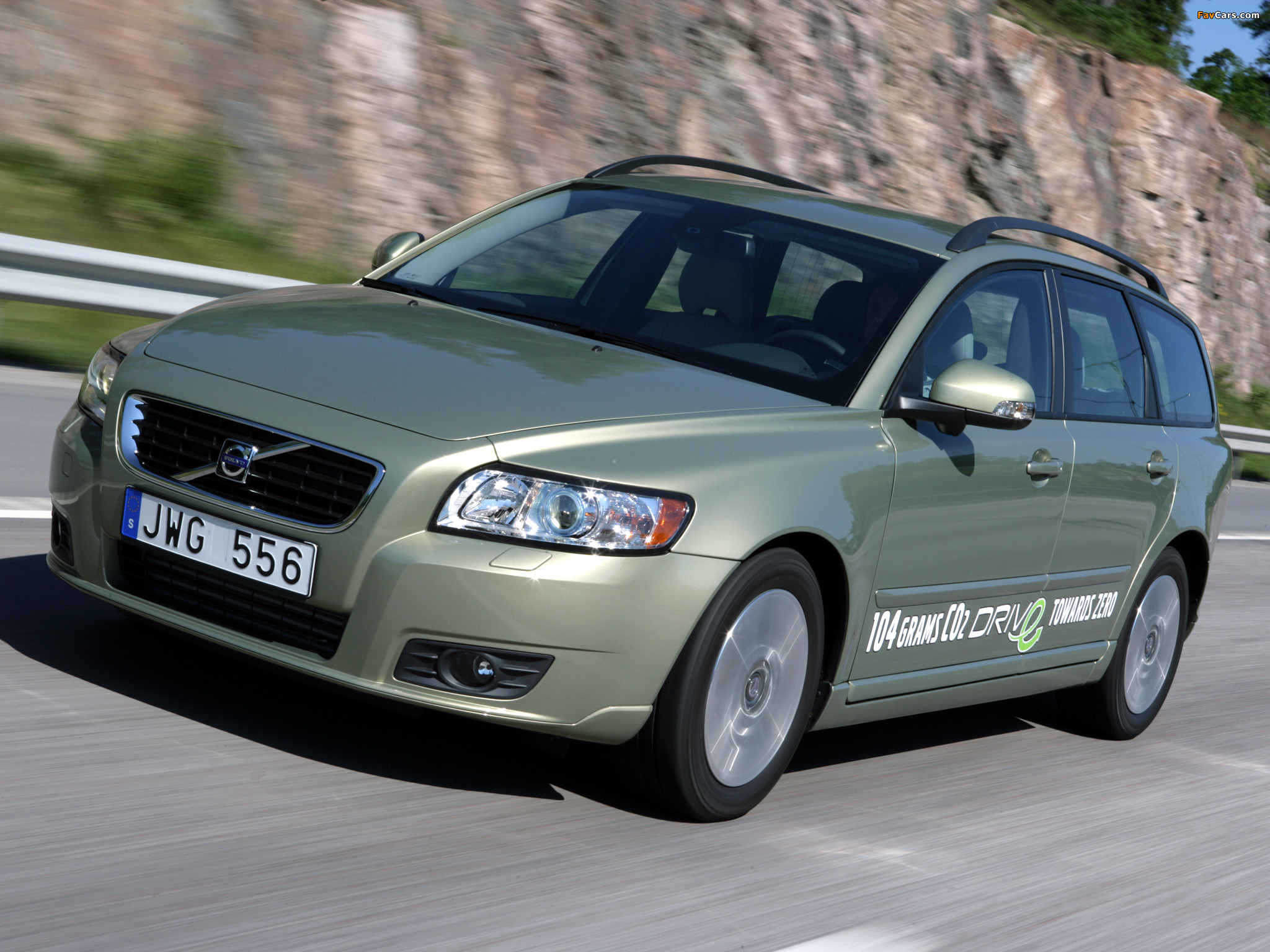 Volvo V50 DRIVe 2009 wallpapers (2048 x 1536)