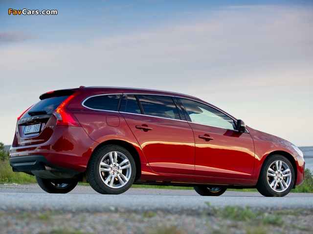 Images of Volvo V60 T3 2010–13 (640 x 480)