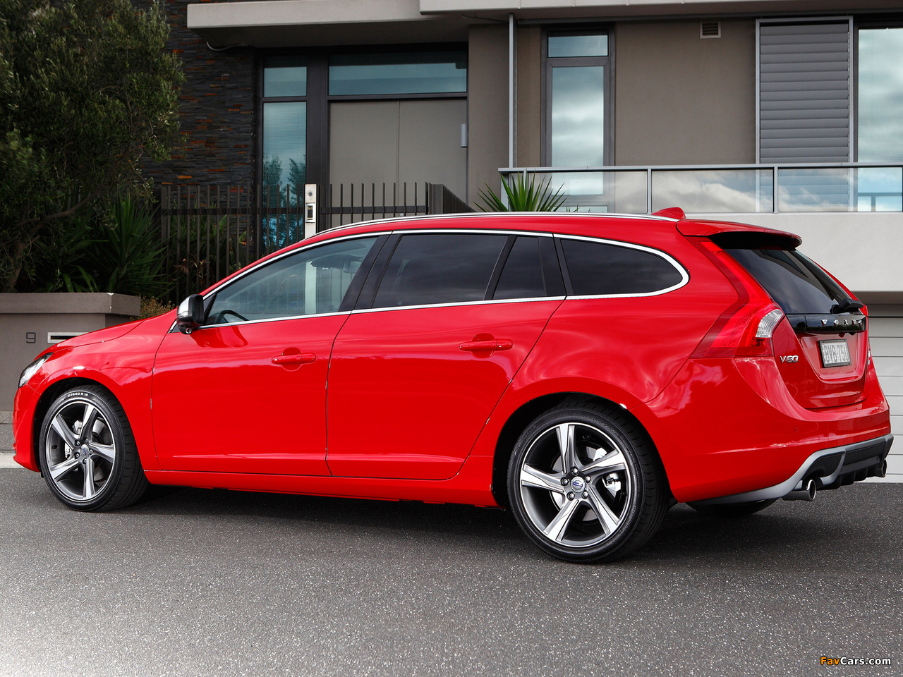 Images of Volvo V60 R-Design AU-spec 2011–13 (1280 x 960)