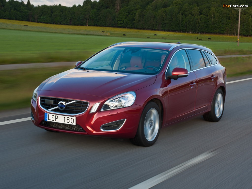 Photos of Volvo V60 T3 2010–13 (1024 x 768)