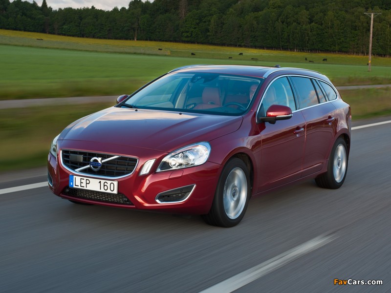 Photos of Volvo V60 T3 2010–13 (800 x 600)