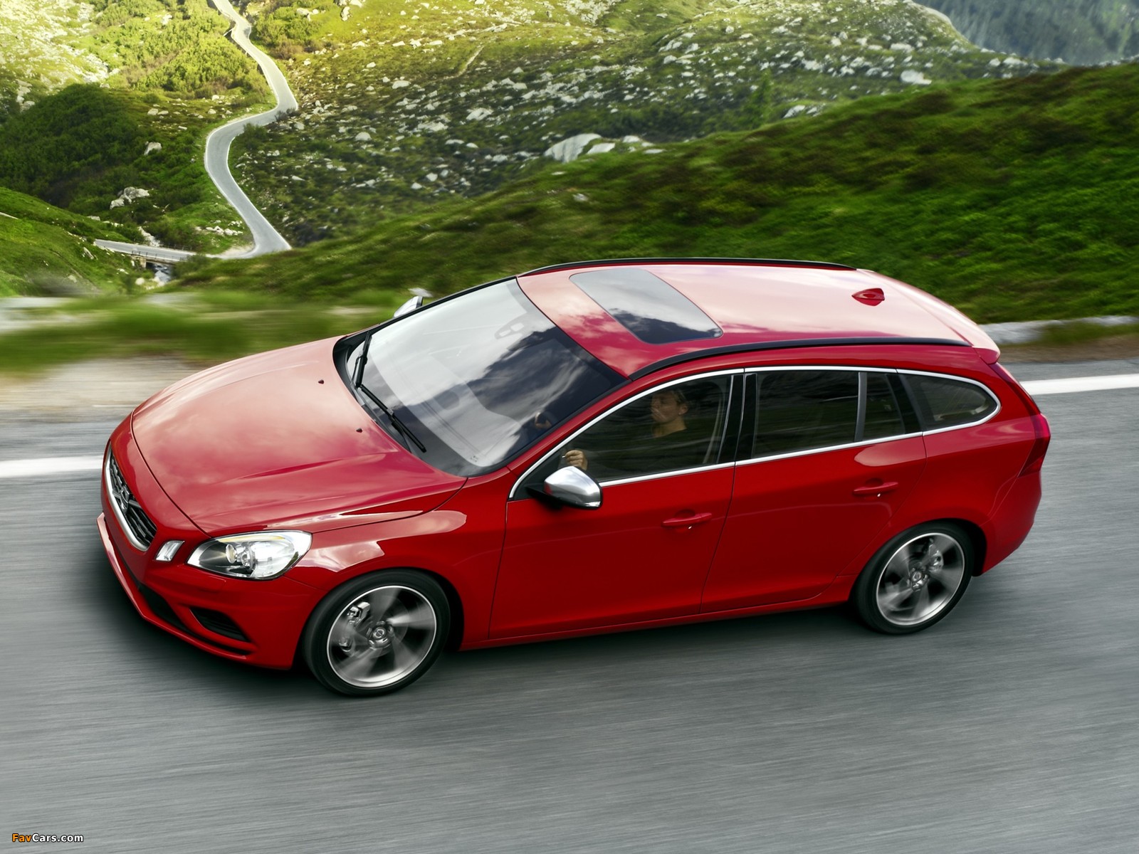 Photos of Volvo V60 R-Design 2010–13 (1600 x 1200)