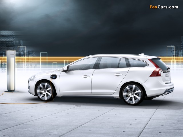 Photos of Volvo V60 Plug-in Hybrid Prototype 2011 (640 x 480)